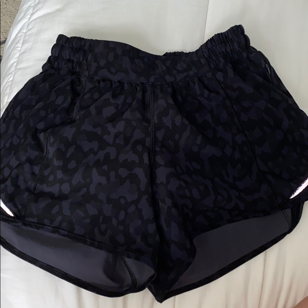 NEVER WORN LULULEMON SHORTS